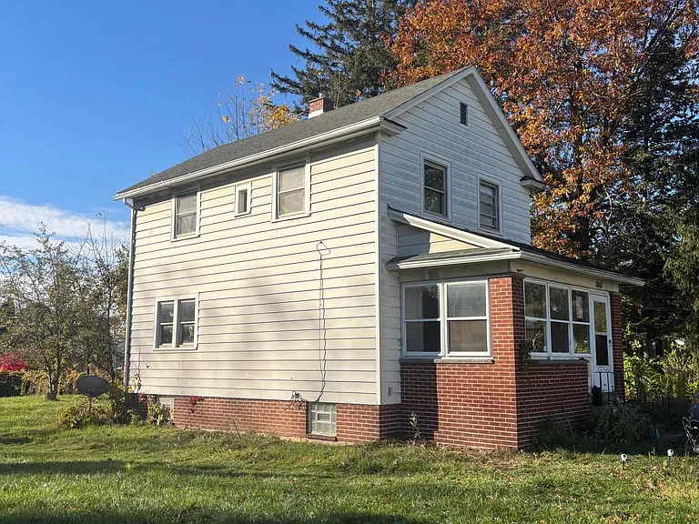 Cash flowing rental property at 1847 Cone St Toledo Ohio 43606
